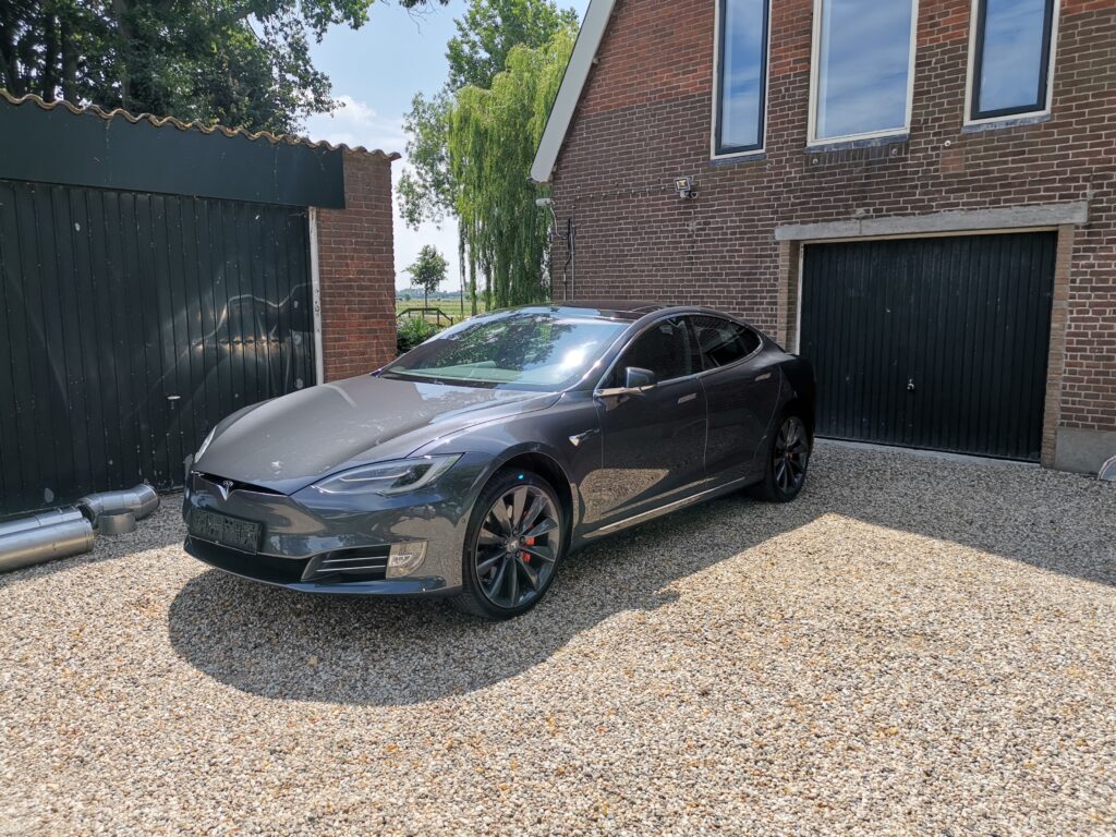 2017 Tesla Model S 90D